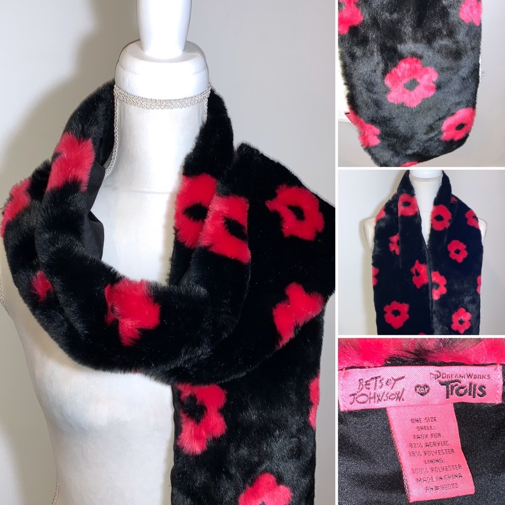 🌺 BOGO: Betsy Johnson Scarf 🌺